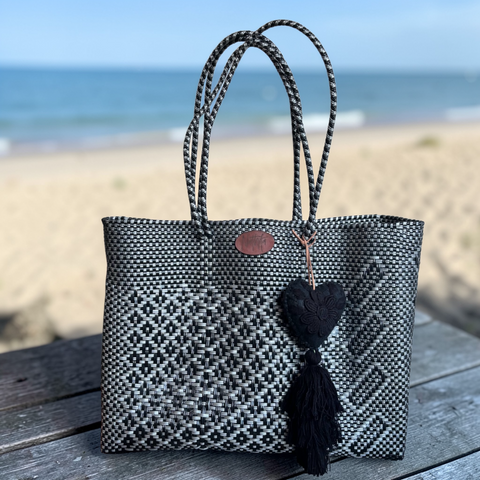Cartera tejida grande Negro y plateado