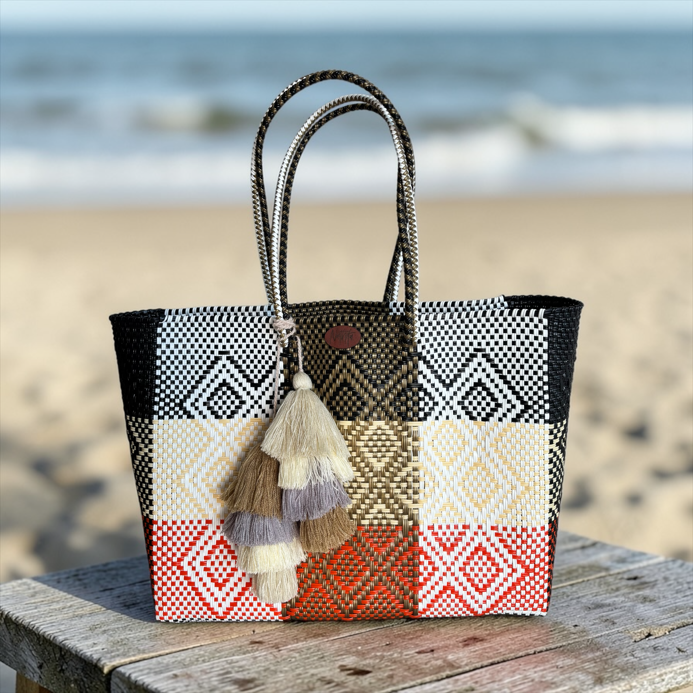 Cartera tejida grandeNegro/beige/Mamey