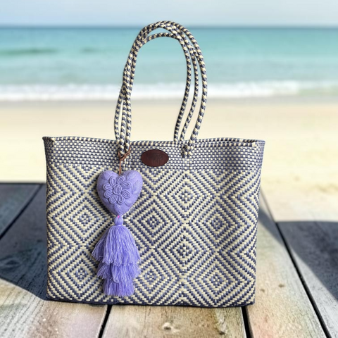 Cartera tejida grande plateado/Morado métalico
