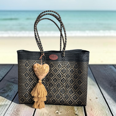 Cartera tejida grande negro/dorado